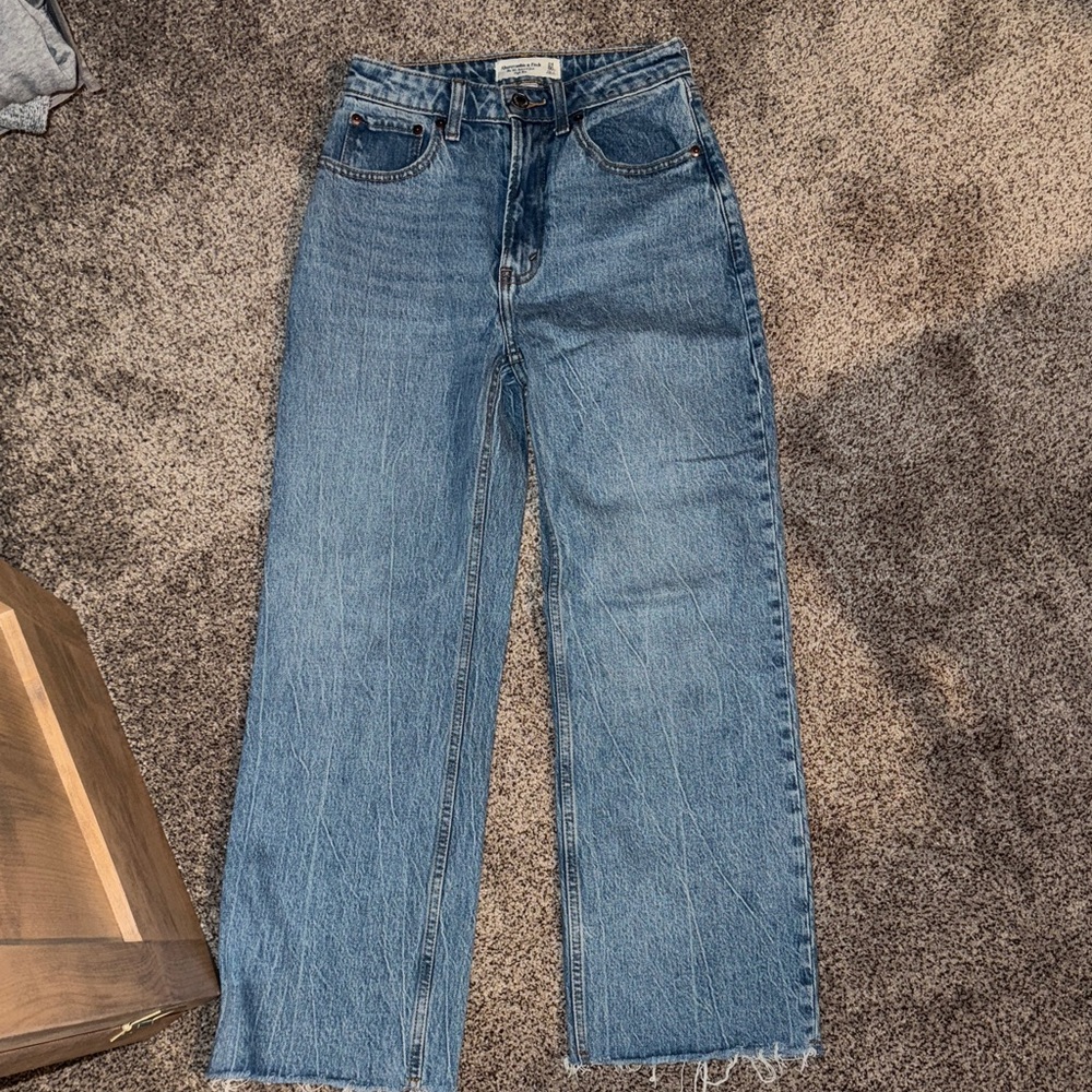 Abercrombie & Fitch 90s Relaxed Blue Jeans
